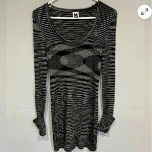 オールインワン・サロペット Missoni Black Chevron Viscose Mini Dress With Oversized Missoni Black Chevron Viscose Dress With Oversized Sleeves